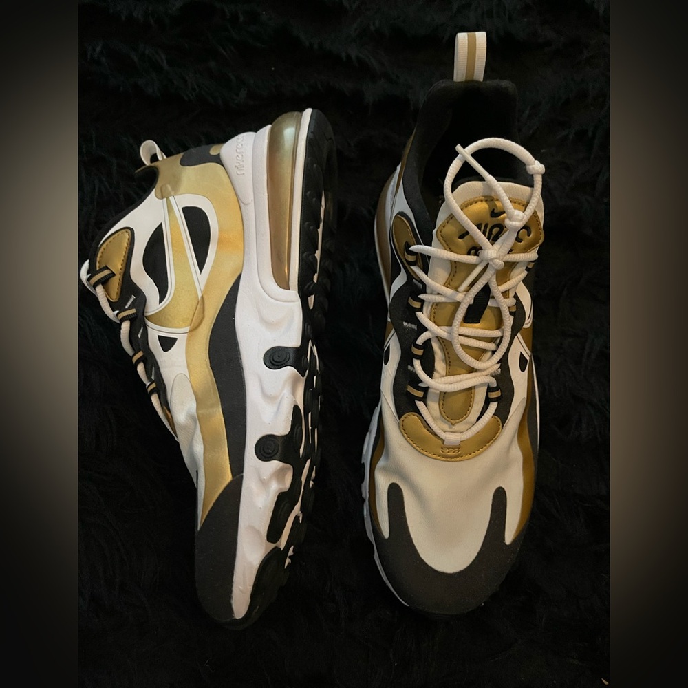 Like New Nike Air Max 270 React (Men Size 11.5)